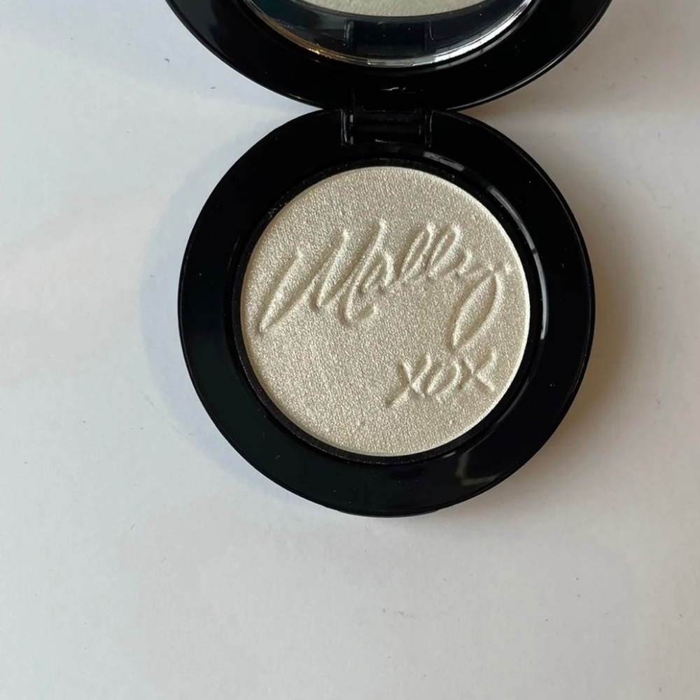 Mally Beauty Sleigh It Effortlessly Airbrushed Highlighter Trio Brand New - Picture 7 of 8
